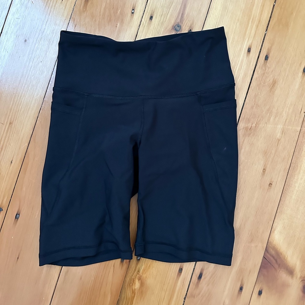 Lightly Worn Old Navy High Rise Bike Shorts Size Medium